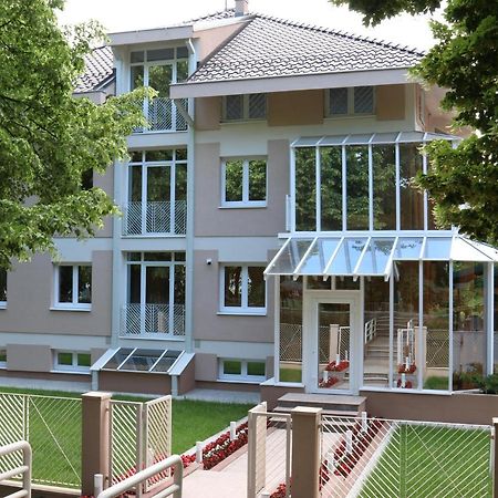 Grand Park Rooms & Apartments Čačak Екстериор снимка