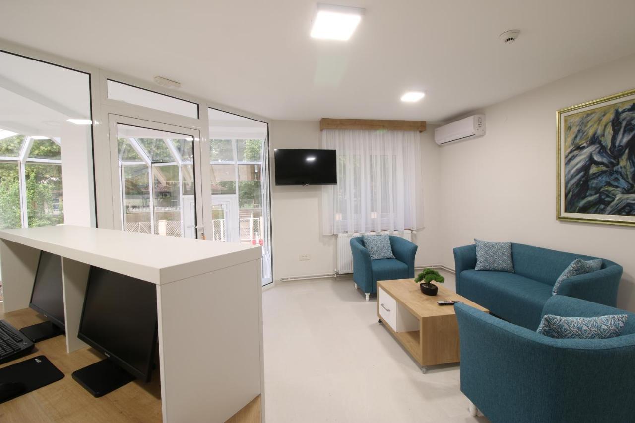 Grand Park Rooms & Apartments Čačak Екстериор снимка