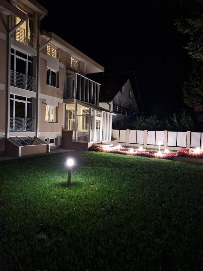 Grand Park Rooms & Apartments Čačak Екстериор снимка