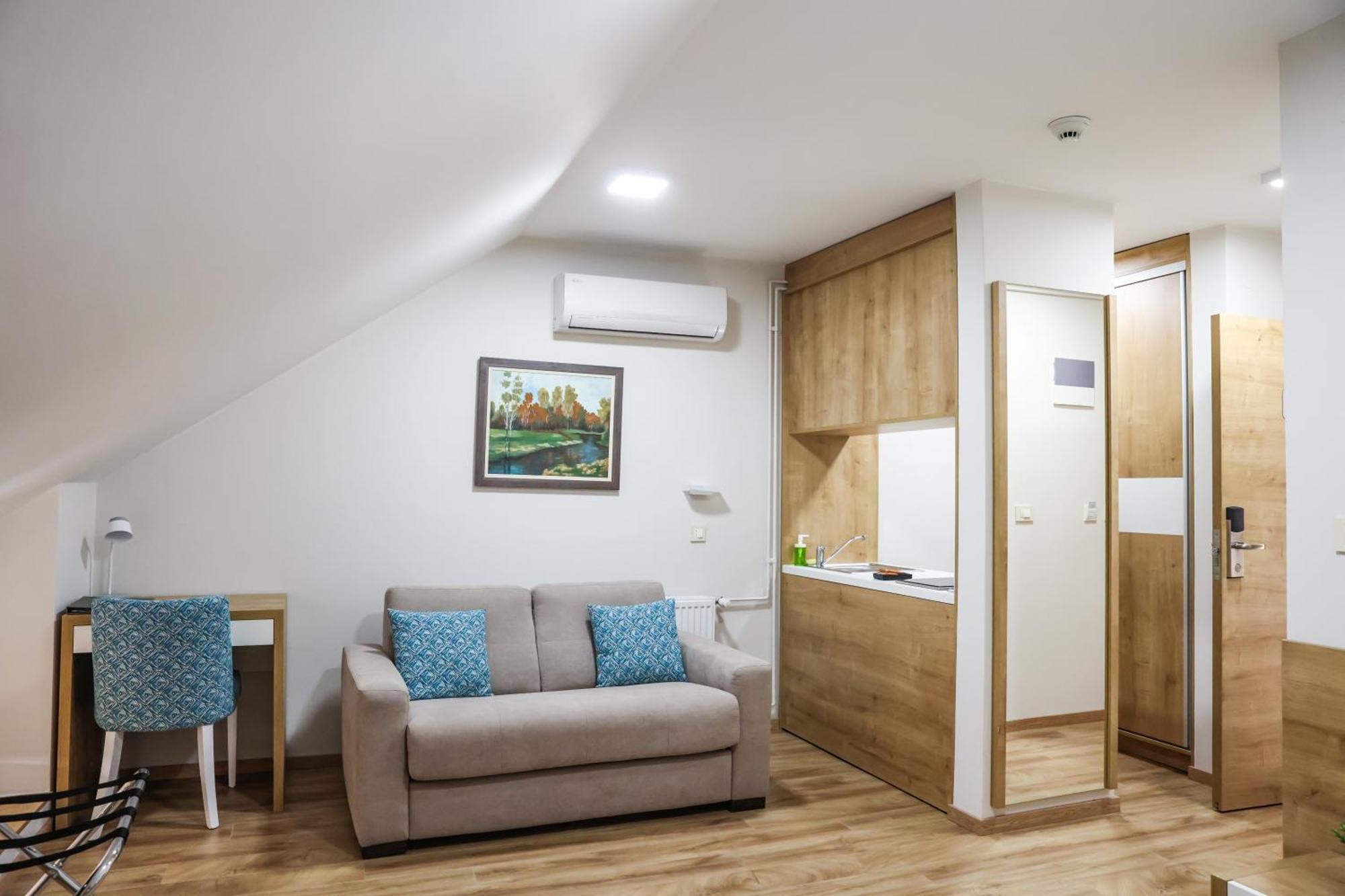 Grand Park Rooms & Apartments Čačak Екстериор снимка