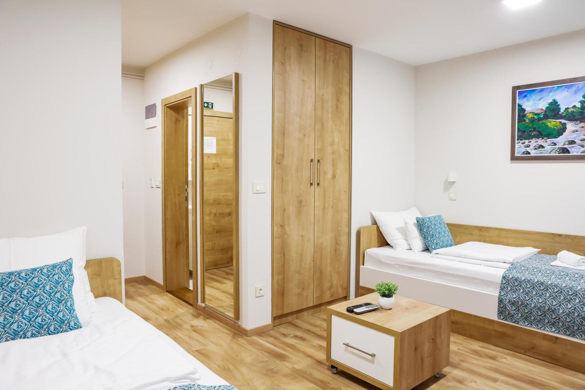 Grand Park Rooms & Apartments Čačak Екстериор снимка