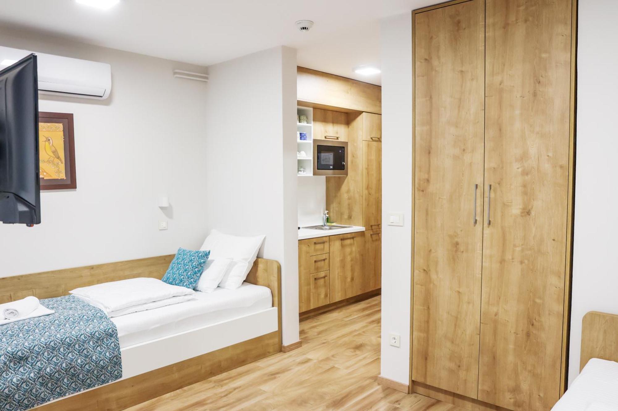 Grand Park Rooms & Apartments Čačak Екстериор снимка