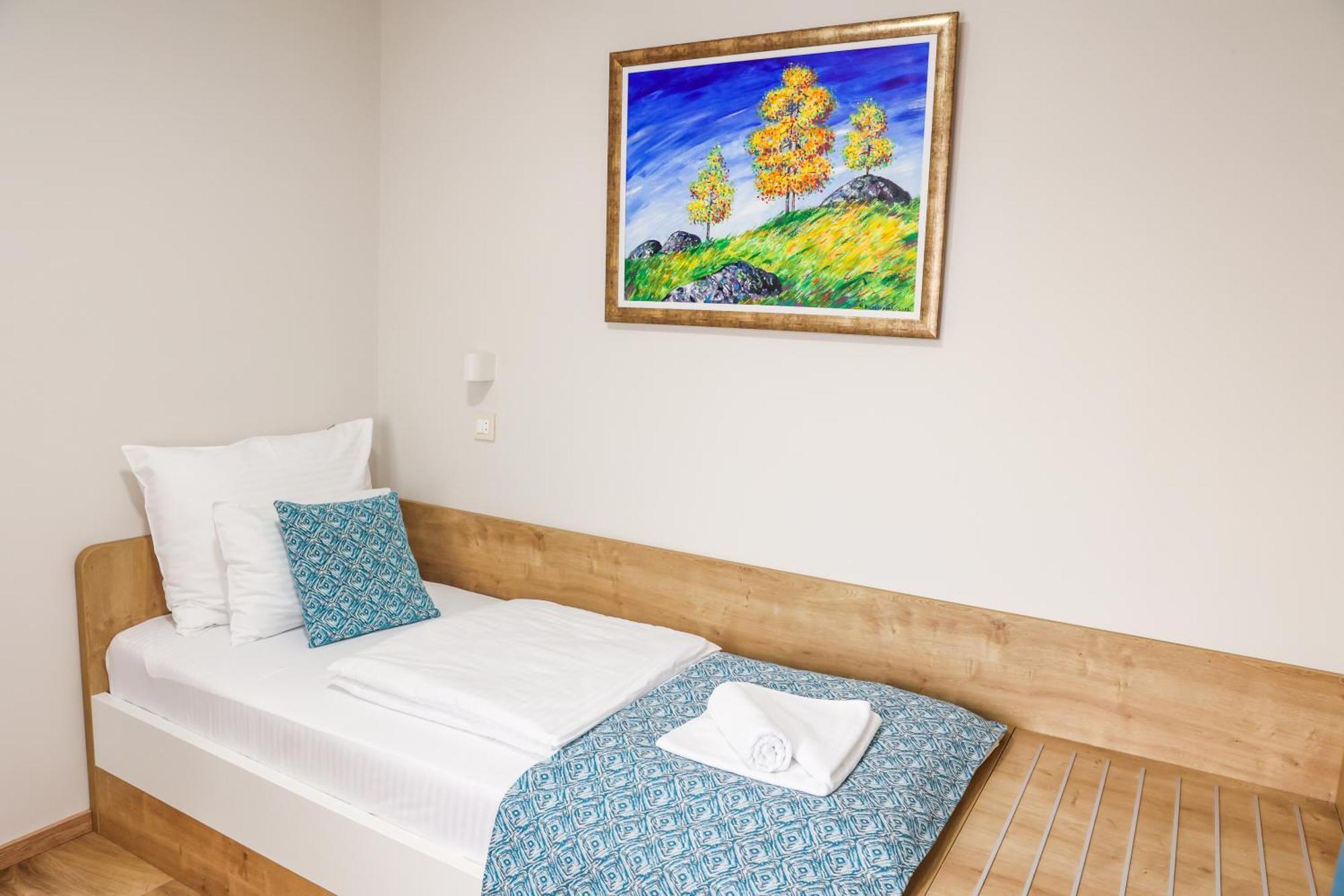 Grand Park Rooms & Apartments Čačak Екстериор снимка